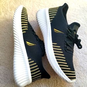 NWT Nautica Drew Women's Knit Trainers Size 7.5